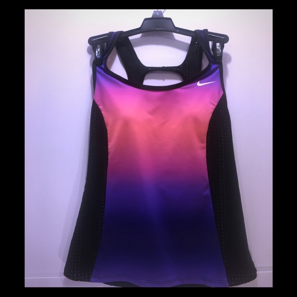 Nike swim top   S  New with tags
